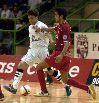 Adeva vs Luiz Claudio (Photo courtesy: LNFS)