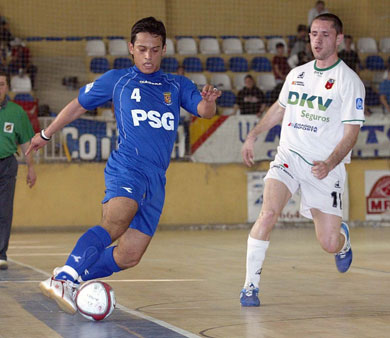 Clemilton observed by Justo Caceres (Photo courtesy: LNFS)