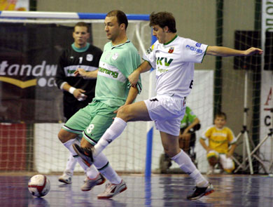 Schumacher vs Eka (Photo courtesy: LNFS)