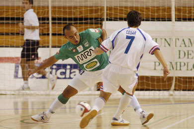 A battle between Alexandre and Cesar (Photo courtesy: LNFS)