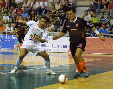 Edu vs Vinicius Bacaro (Photo courtesy: LNFS)