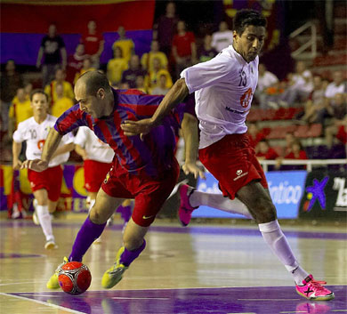 Javi Rodriguez vs Indio (Photo courtesy: AP Spain - LNFS)