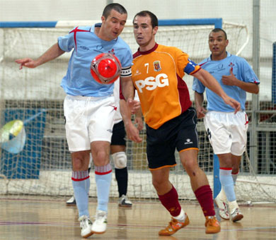Wiwi between Purao and Ari (Photo courtesy: AP Spain - LNFS)