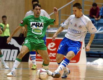 Alemao vs Jordi Gay (Photo courtesy: Enrique Serrano - LNFS)