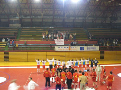 Polish players paying tribute to their fans (Photo courtesy: Polish FA)