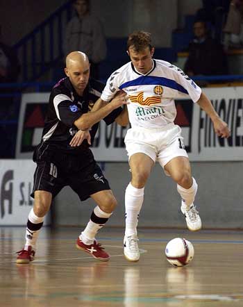 Marcelo (Marfil Santa Coloma) against Seco (Caja Segovia)