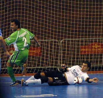 Marquinho will not beat Rafa (Photo courtesy: Enrique Serrano - LNFS)