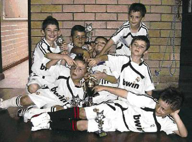 Smiling champions: The under-6 Minnie Roos, who won the Rockdale competition, are (back row) Daniel Geroski, Danny Dimovski, Louis Pasoski, Nikolas Edjivic, (front row) Jason Trajkovski, Alexander Athanaseris and Jordan Momircevski (Photo courtesy: St George & Sutherland Shire Leader)