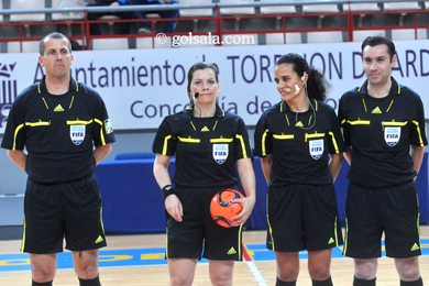 Do you still believe men refs are better than women? They're both good and a basic part of our magnificent sport! (Photo courtesy: Enrique Serrano)