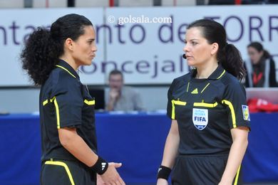 One italian and one hungarian, but futsal referees have a unique language through their whistles (Photo courtesy: Enrique Serrano)