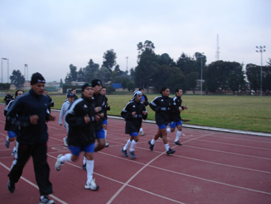 Working in the Xela sports center (Photo courtesy: Futsal Guatemala)
