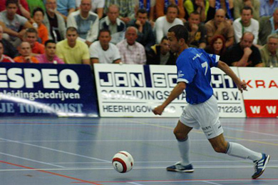 The great Max Tjaden at work... (Photo courtesy: Leo Giovannangelo)