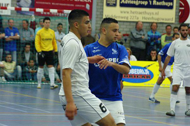 Najib el Allouchi vs Karim Ajnane (Photo courtesy: Leo Giovannangelo)