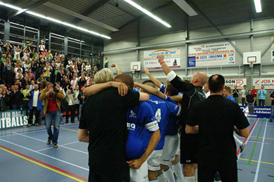 Marlene celebration can begin... (Photo courtesy: Leo Giovannangelo)