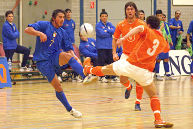 Nor De Jongh neither Rottin� could stop the El Pozo*s flank Vinicius (Photo courtesy: Leo Giovannangelo)