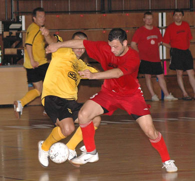 Sergei Koridze vs Radek Mikan (Photo courtesy: Stanislav Musilek - www.czechfutsal.cz)