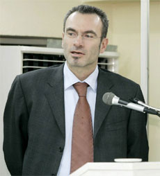 Dimitri Nicolaou (Best Coach) (Photo courtesy: Futsal Hellas)