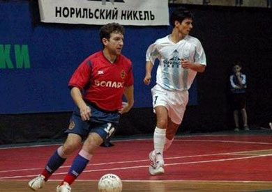 Oleg Maltsev followed by the slovenian star Milevoje Simeunovic (Photo courtesy: CSKA)