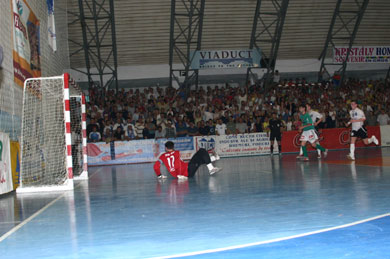 Dangerous action... (Photo courtesy: Odorheiu Secuiesc)