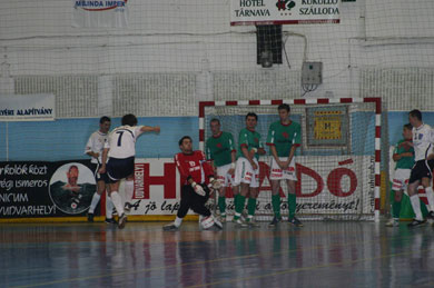 Free kick for the home team (Photo courtesy: Odorheiu Secuiesc)