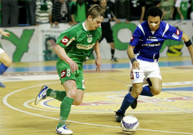 Tough duels in the match, part 1... (Photo courtesy: Yiannis Vakis - Cyprus Futsal)