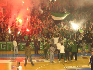 Party goes on! (Photo courtesy: Yiannis Vakis - Cyprus Futsal)