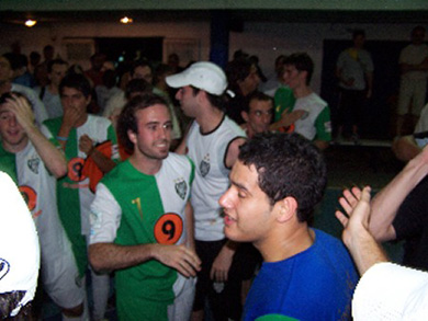 Celebrating the 5th title! (Photo courtesy: Pasi�n Futsal Magazine)