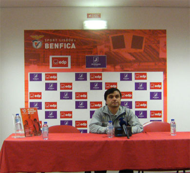 Press Zone: Paulo Fernandes in talks with portuguese media (Photo courtesy: Nuno Silva)
