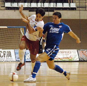 Euler vs Oscar Redondo (Photo courtesy: Enrique Serrano - LNFS)