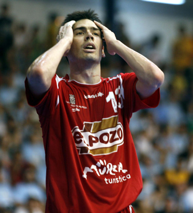 It won't be an own goal to make us forget who's Kike: a magnificent player (Photo courtesy: AP Photo Spain - LNFS)