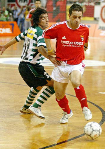 Nelito vs Israel (Photo courtesy: Futsal Sporting)