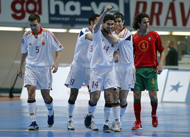 Spanish celebration: Orol, Andreu, Daniel and Julio (Photo courtesy: Joe Pepler - UEFA.com)