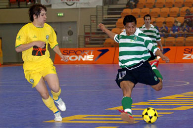 Deo in action vs Rodrigo (Photo courtesy: Futsal Sporting)