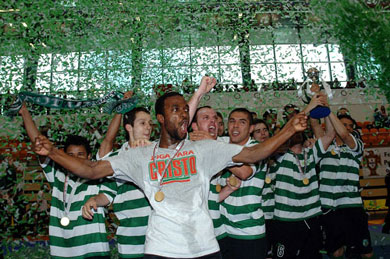 Beb� leading the party (Photo courtesy: Futsal Sporting)