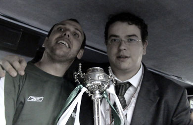 Zezito and Miguel Albuquerque with the cup (Photo courtesy: Futsal Sporting)