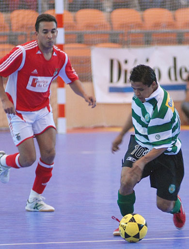 Final match: Deo followed by Pica Pau (Photo courtesy: Futsal Sporting)
