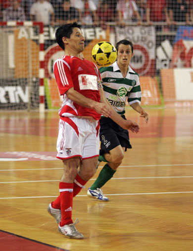 Andr� Lima vs Evandro (Photo courtesy: Futsal Sporting)