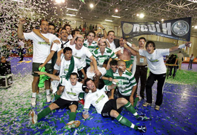 The party goes on... (Photo courtesy: Futsal Sporting)