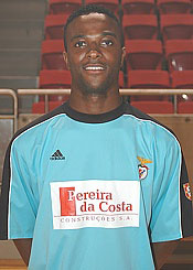 Beb saved the deciding penalty kicked by Evandro (Photo courtesy: Futsal Benfica)