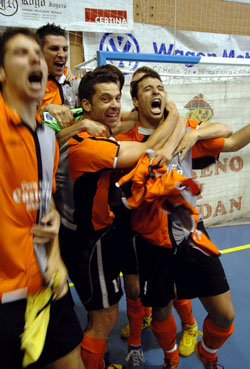 Povet players can celebrate, they will play in Division De Honor! ( Photo courtesy: LNFS)