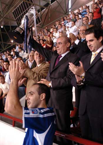 Agustin Poyatos can celebrate his club victory (Photo courtesy: Enrique Serrano - LNFS)