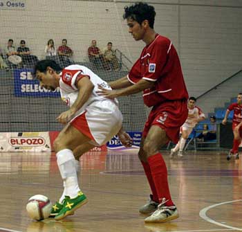 Paulo Roberto vs Luiz Claudio (Photo courtesy: Enrique Serrano - LNFS)