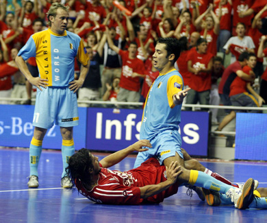 Naturalized brazilians... Vinicius Bacaro, Balo and Marcelo, national team players of Italy (the Elpozo*s one) and Spain  (Photo courtesy: AP Photo Spain - LNFS)