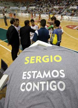 Sergio, estamos contigo. El Pozo is close to his goalkeeper who announced his retirement last week (Photo courtesy Enrique Serrano - LNFS)