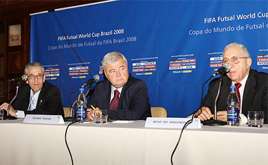 From the left: Hideraldo Martins, Ricardo Teixeira and Aecio De Borba Vasconcelos during the press conference in Rio (Photo courtesy: CBF)