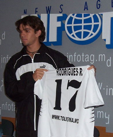 A close up on Rafael (Photo courtesy: Toligma)