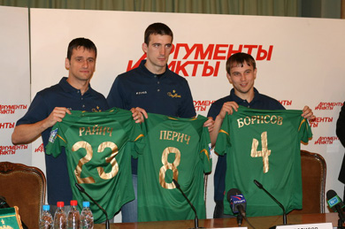 The legendary green and yellow shirt is ready for Rajic, Peric and Borisov! (Photo courtesy: Dina Moscow)