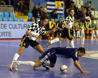 Guga vs Ramic (Photo courtesy: LNFS Aphoto Spain)