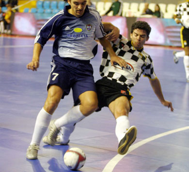 Surudzic vs Marcos, part 2...  (Photo courtesy: LNFS Aphoto Spain)