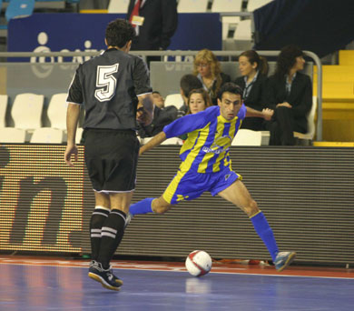 Ramic vs Mostrios (Photo courtesy: LNFS Aphoto Spain)